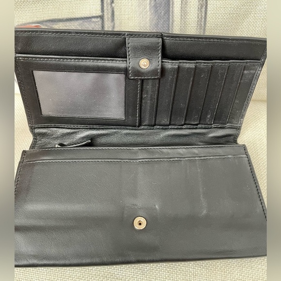 BVLGARI LONG WALLET ~ 100% Authentic - Picture 4 of 7